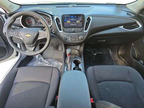 Used 2023 Chevrolet Malibu RS image 9