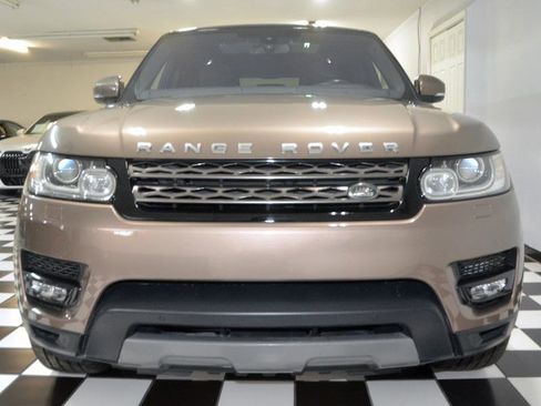 Used 2016 Land Rover Range Rover Sport SE AWD/4WD image 4