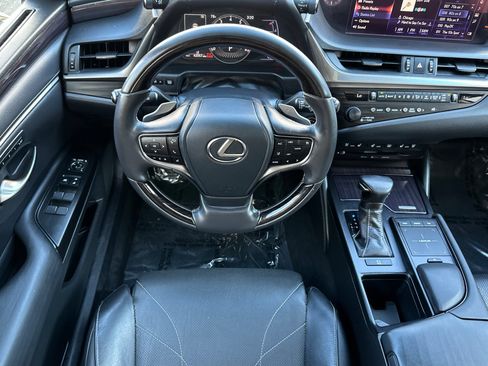 Used 2020 Lexus ES 350 w/ Luxury Package image 16