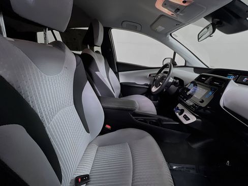 Used 2018 Toyota Prius Two image 31
