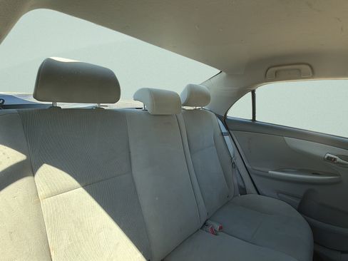 Used 2013 Toyota Corolla LE FWD image 24