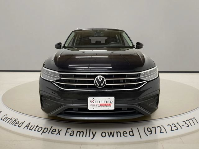 Used 2023 Volkswagen Tiguan SE w/ Panoramic Sunroof Package FWD image 8