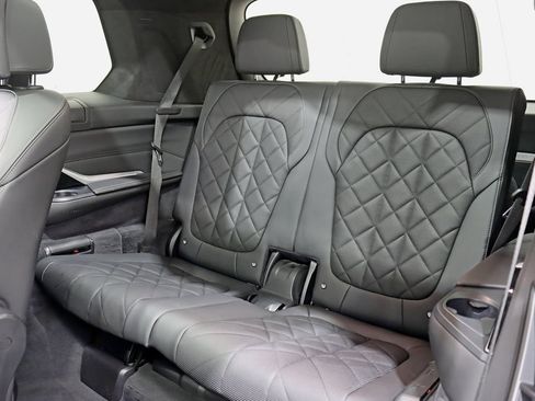 Used 2023 BMW X7 xDrive40i w/ M Sport Package AWD/4WD image 34