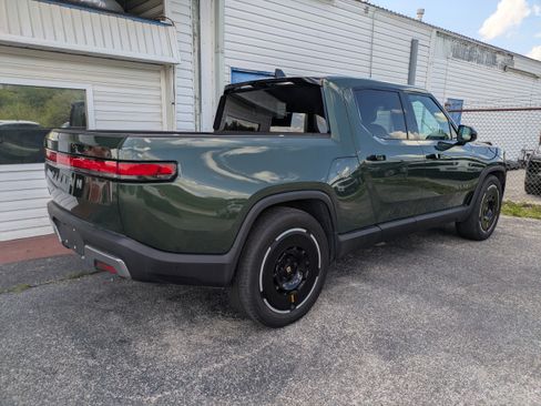 Used 2025 Rivian R1T Adventure AWD/4WD image 4