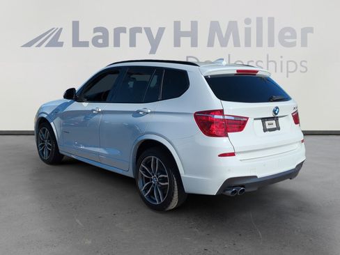 Used 2017 BMW X3 xDrive28i image 3