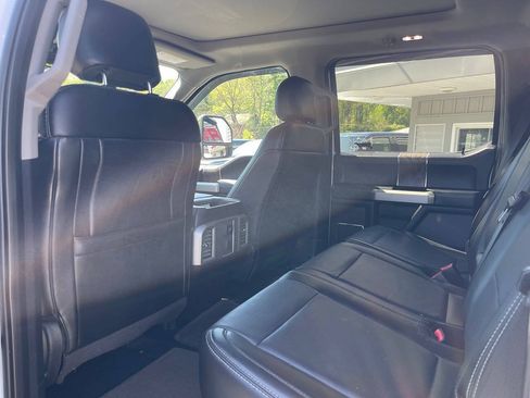 Used 2017 Ford F250 Lariat w/ Lariat Ultimate Package AWD/4WD image 31