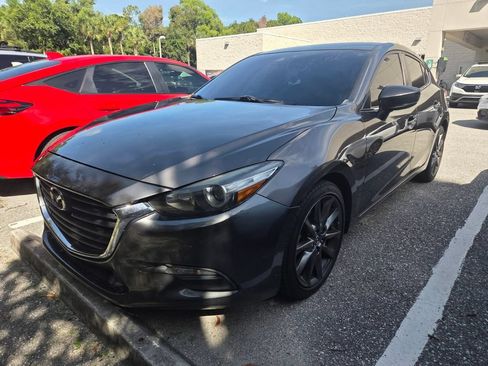 Used 2018 MAZDA MAZDA3 Touring FWD image 4