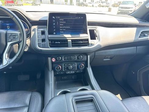Used 2024 Chevrolet Suburban LT AWD/4WD image 21