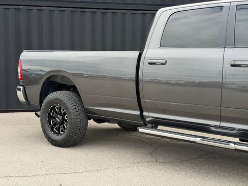 Used 2022 RAM 2500 Big Horn AWD/4WD image 5