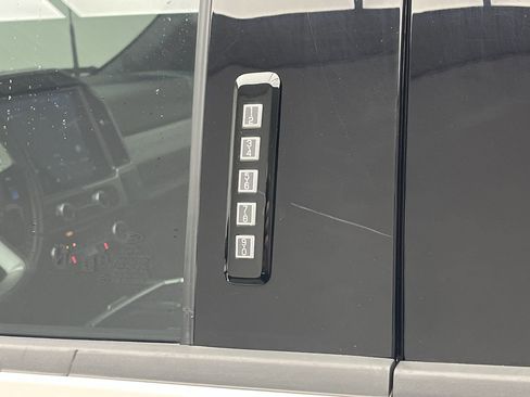 Used 2022 Ford F350 Lariat w/ Lariat Ultimate Package image 8