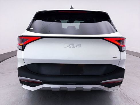 Used 2023 Kia Sportage LX image 9