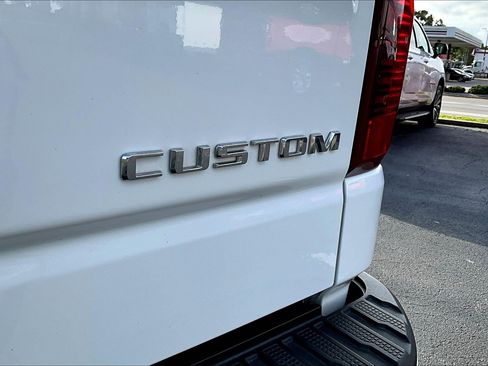 Used 2022 Chevrolet Silverado 1500 Custom image 5