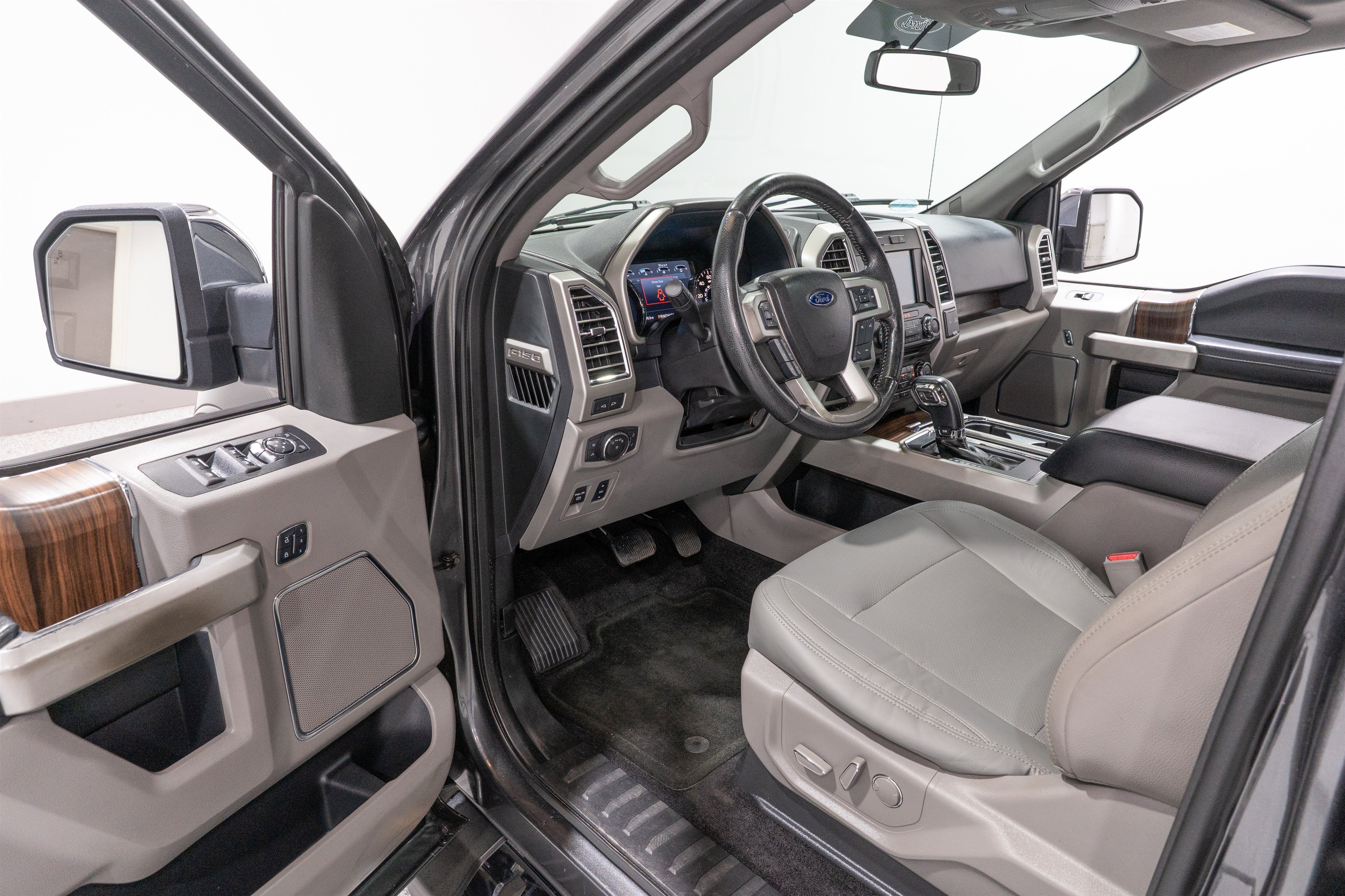 Used 2016 Ford F150 Lariat RWD image 14