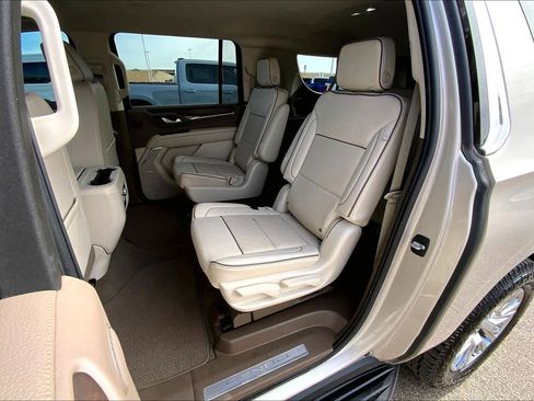 Used 2022 GMC Yukon XL Denali image 20