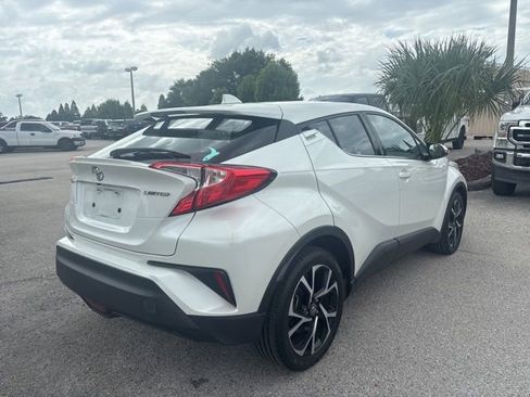 Used 2019 Toyota C-HR Limited FWD image 5