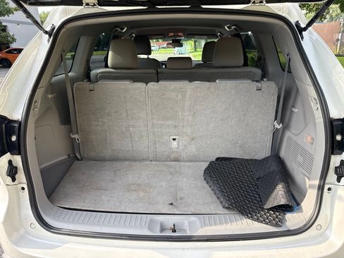Used 2019 Toyota Highlander LE FWD image 16
