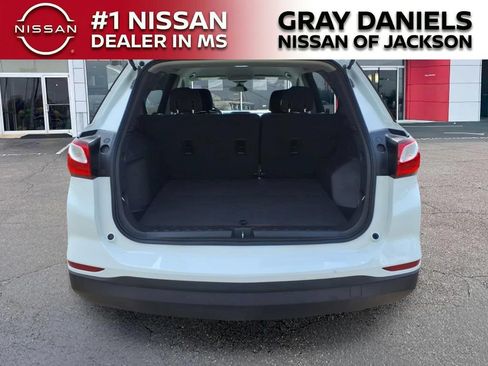Used 2020 Chevrolet Equinox LS w/ LS Convenience Package FWD image 8