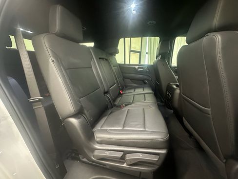 Used 2025 Chevrolet Tahoe LT AWD/4WD image 20