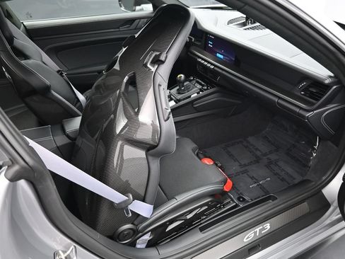 Certified 2026 Porsche 911 GT3 RWD image 33