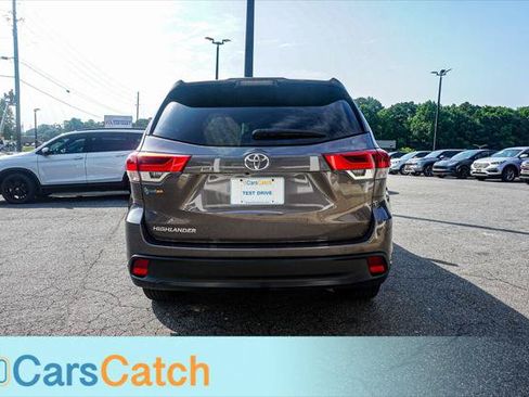 Used 2019 Toyota Highlander LE FWD image 14