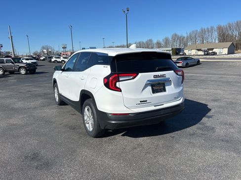 Used 2024 GMC Terrain SLE image 7