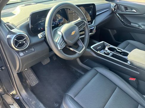 Used 2026 Chevrolet Equinox LT w/ Convenience Package II FWD image 15