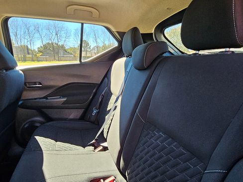 Used 2021 Nissan Kicks SV image 19