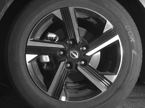 Used 2025 Nissan Sentra SV image 12