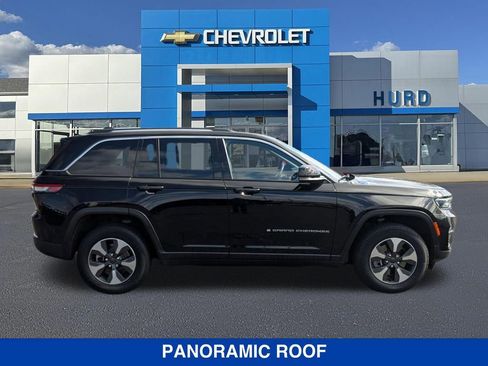 Used 2023 Jeep Grand Cherokee 4WD 4xe image 3