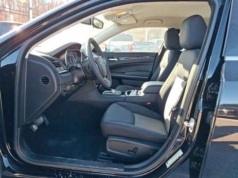 Certified 2023 Chrysler 300 Touring image 11