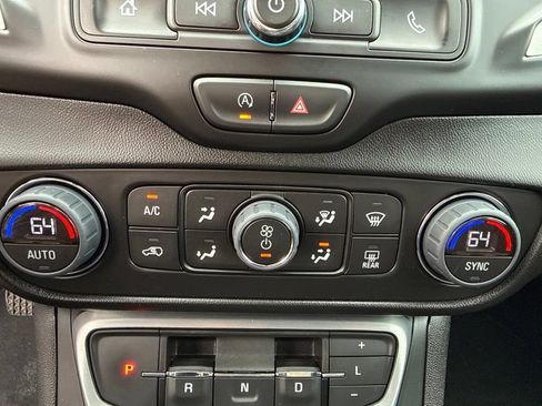 Used 2024 GMC Terrain SLE w/ Driver Convenience Package AWD/4WD image 31
