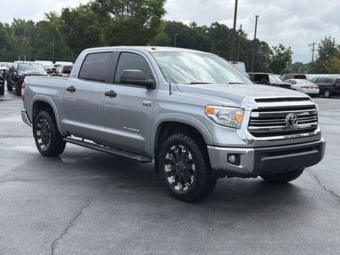 Used 2017 Toyota Tundra SR5 w/ SR5 Upgrade Package AWD/4WD image 7