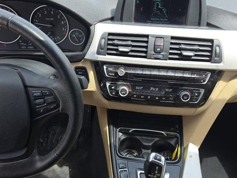 Used 2018 BMW 320i Sedan w/ Convenience Package image 8