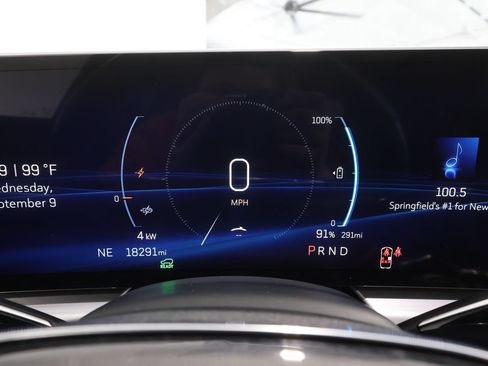 Certified 2024 Cadillac Lyriq Luxury AWD/4WD image 11