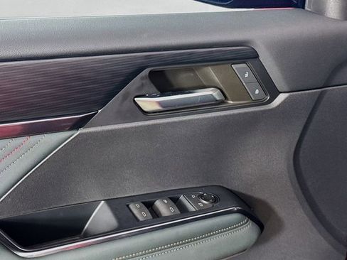 Used 2024 GMC Acadia AT4 w/ Luxury Package image 21