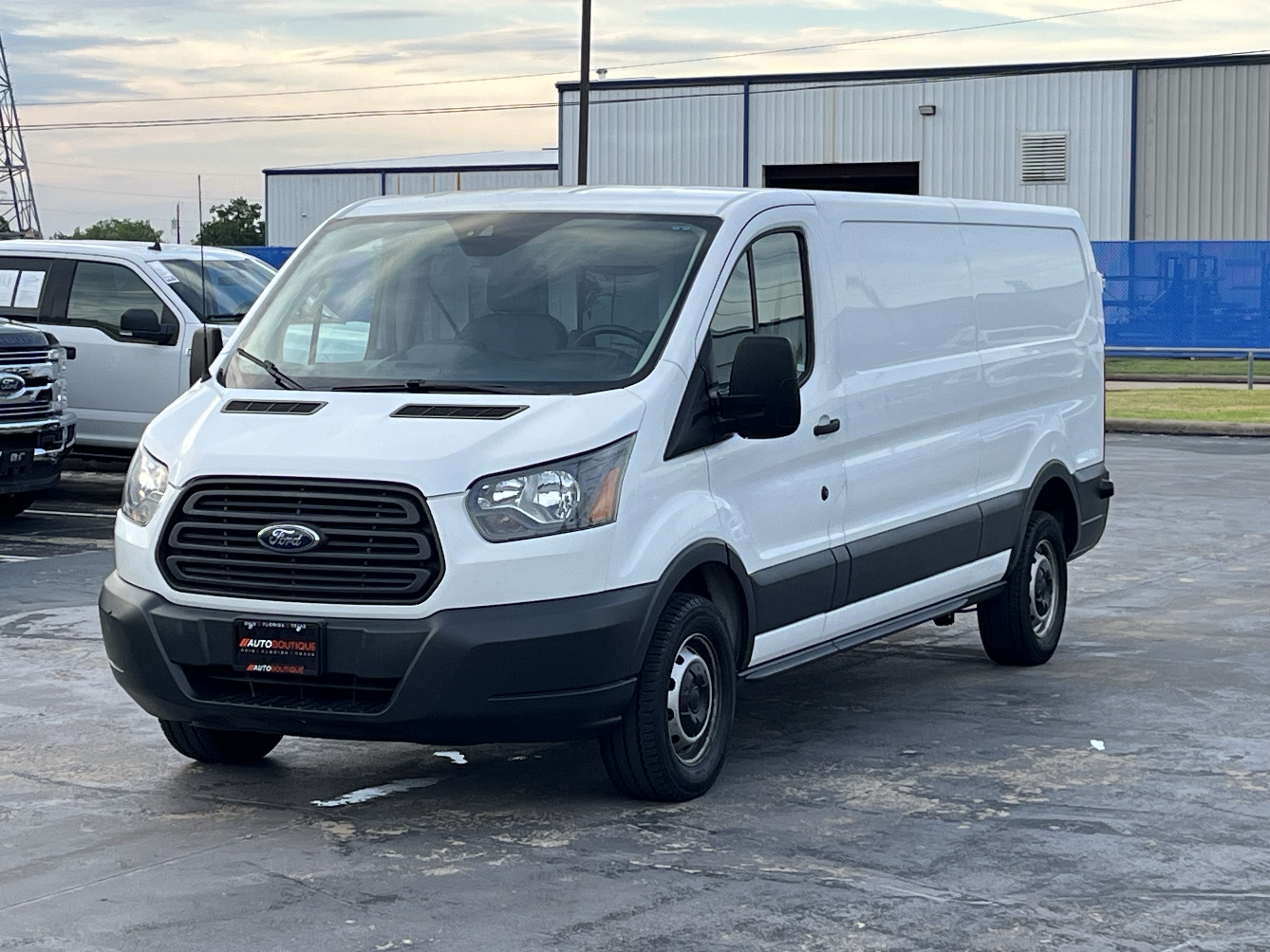 Used 2017 Ford Transit 250 148 Low Roof RWD image 3