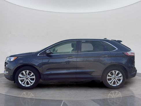 Certified 2022 Ford Edge Titanium AWD/4WD image 2