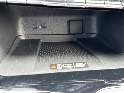 Used 2024 Chevrolet Traverse RS w/ LPO, Floor Liner Package FWD image 27