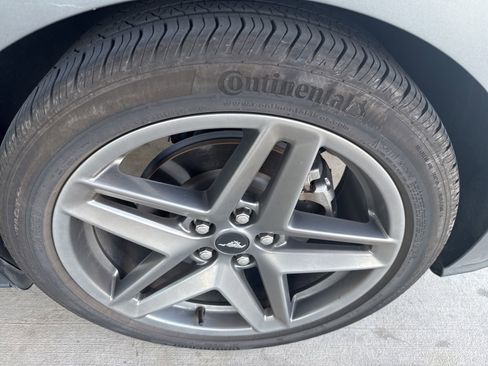 Used 2025 Ford Mustang Coupe RWD image 11