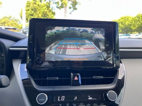 Used 2025 Toyota Corolla LE image 11