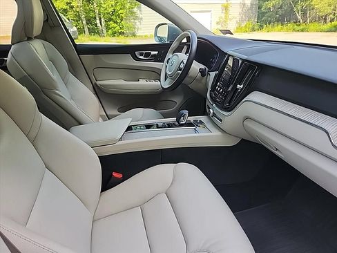 Certified 2023 Volvo XC60 B5 Plus w/ Climate Package AWD/4WD image 37