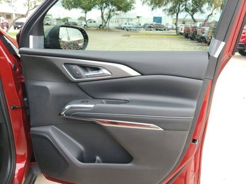 New 2026 Chevrolet Traverse LT w/ Driver Confidence Package image 9