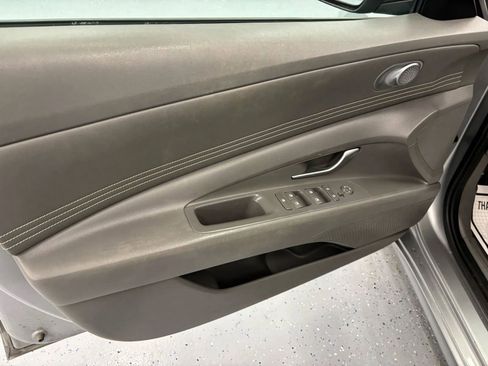 Used 2022 Hyundai Elantra SEL w/ Convenience Package FWD image 36