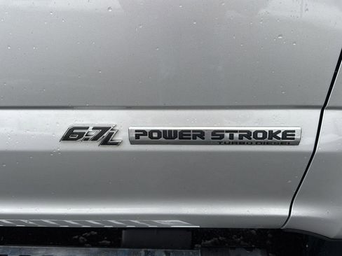 Used 2017 Ford F350 Lariat w/ Chrome Package image 12