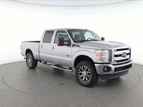 Used 2016 Ford F250 Lariat w/ Lariat Interior Package AWD/4WD image 2