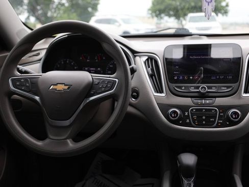 Used 2022 Chevrolet Malibu LT FWD image 22