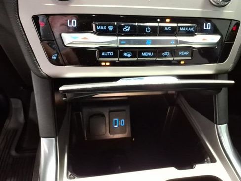 Used 2021 Ford Explorer XLT w/ Equipment Group 202A RWD image 20