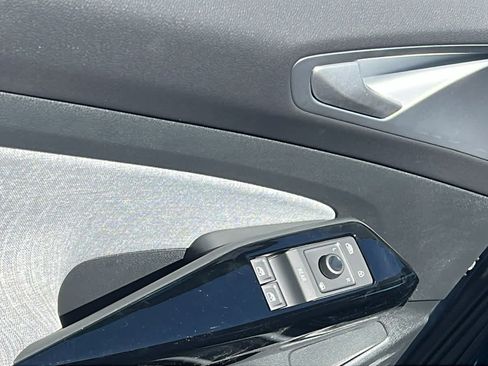 New 2026 Volkswagen ID.4 Pro AWD/4WD image 22