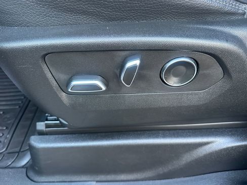 Used 2024 GMC Yukon XL Denali w/ Advanced Technology Package image 31