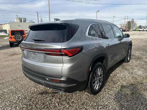 Used 2025 Buick Enclave Preferred image 6